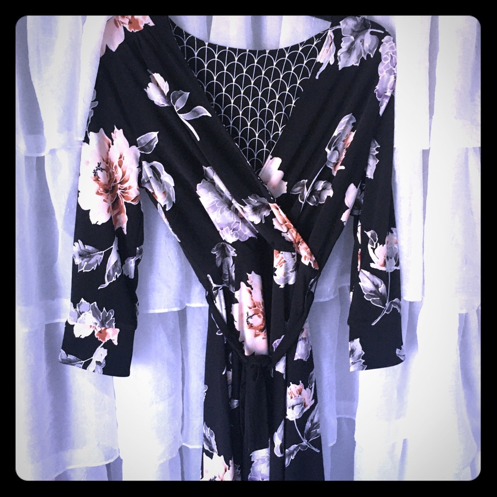 Reversible White House Black Market Dress